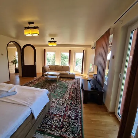 Crystal Salin Villa *